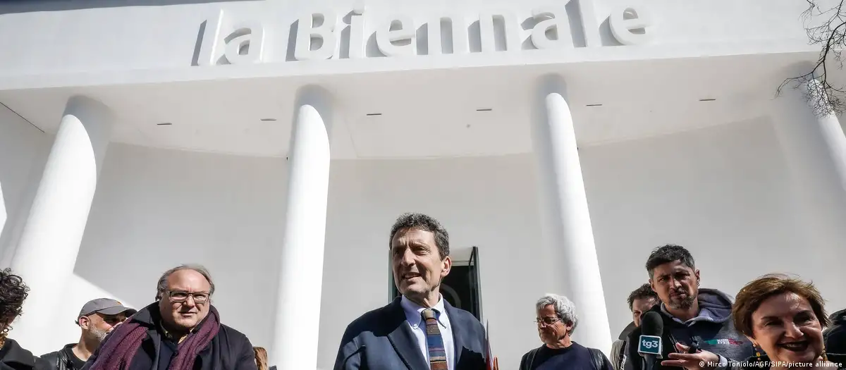 Additional reporting image related to the story