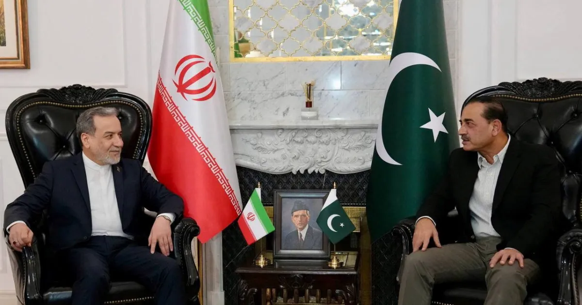 Iran offers Hormuz deal without nuclear talks, as it seeks broader buy-in