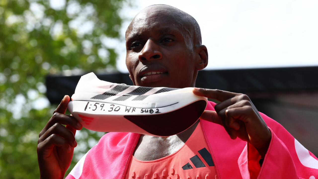 London Marathon: Kenya's Sabastian Sawe sets world-record men’s time of under 2 hours