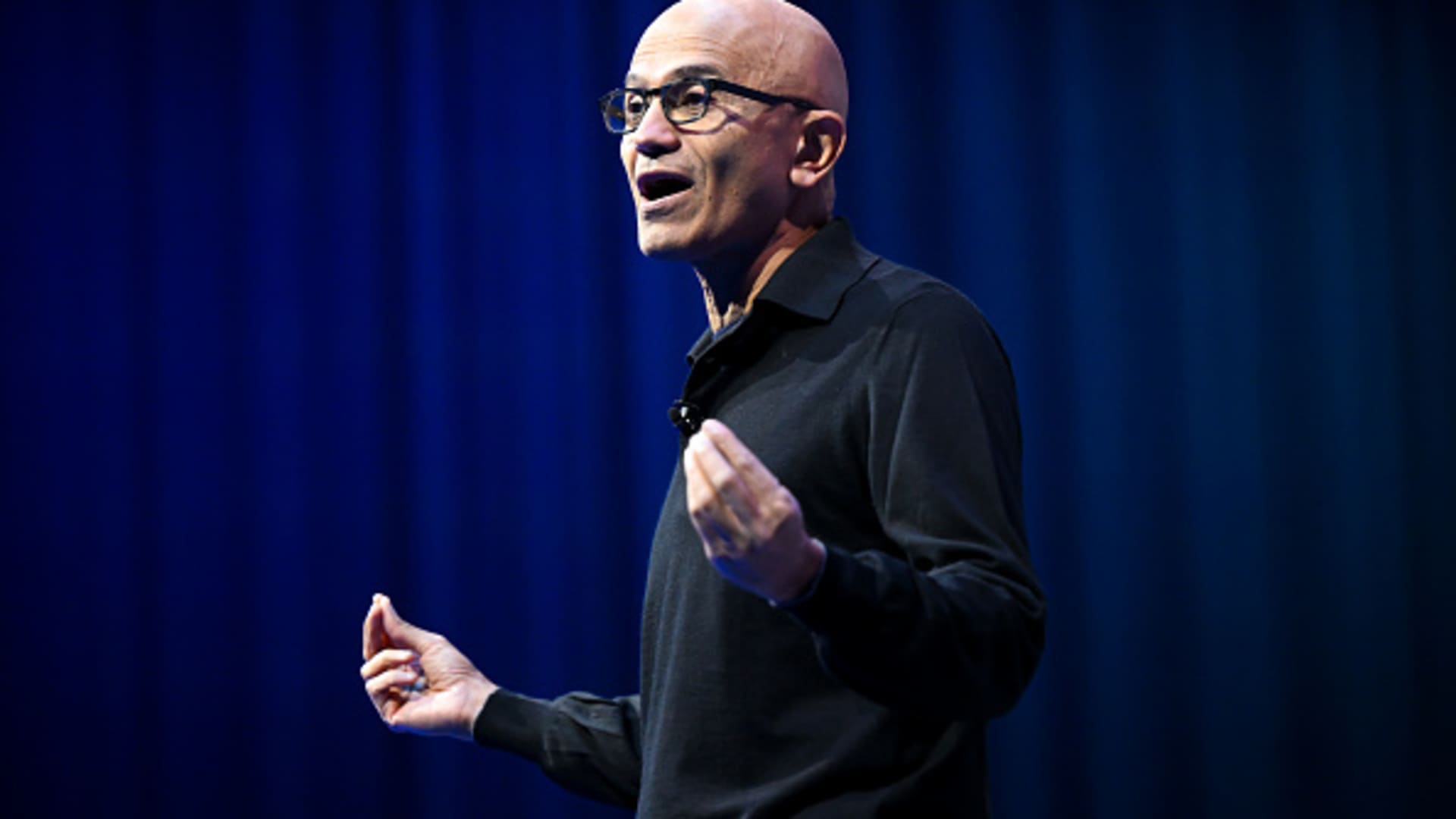 Microsoft beats on top and bottom lines with 40% Azure growth