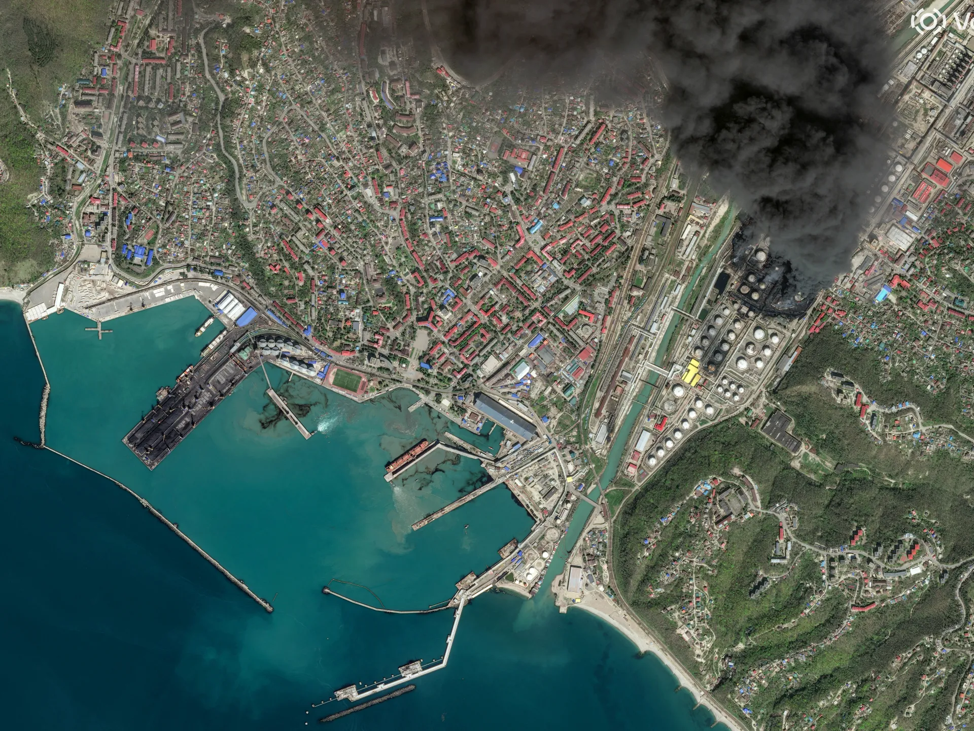 Russian oil exports slump as Ukraine hammers ports and refineries