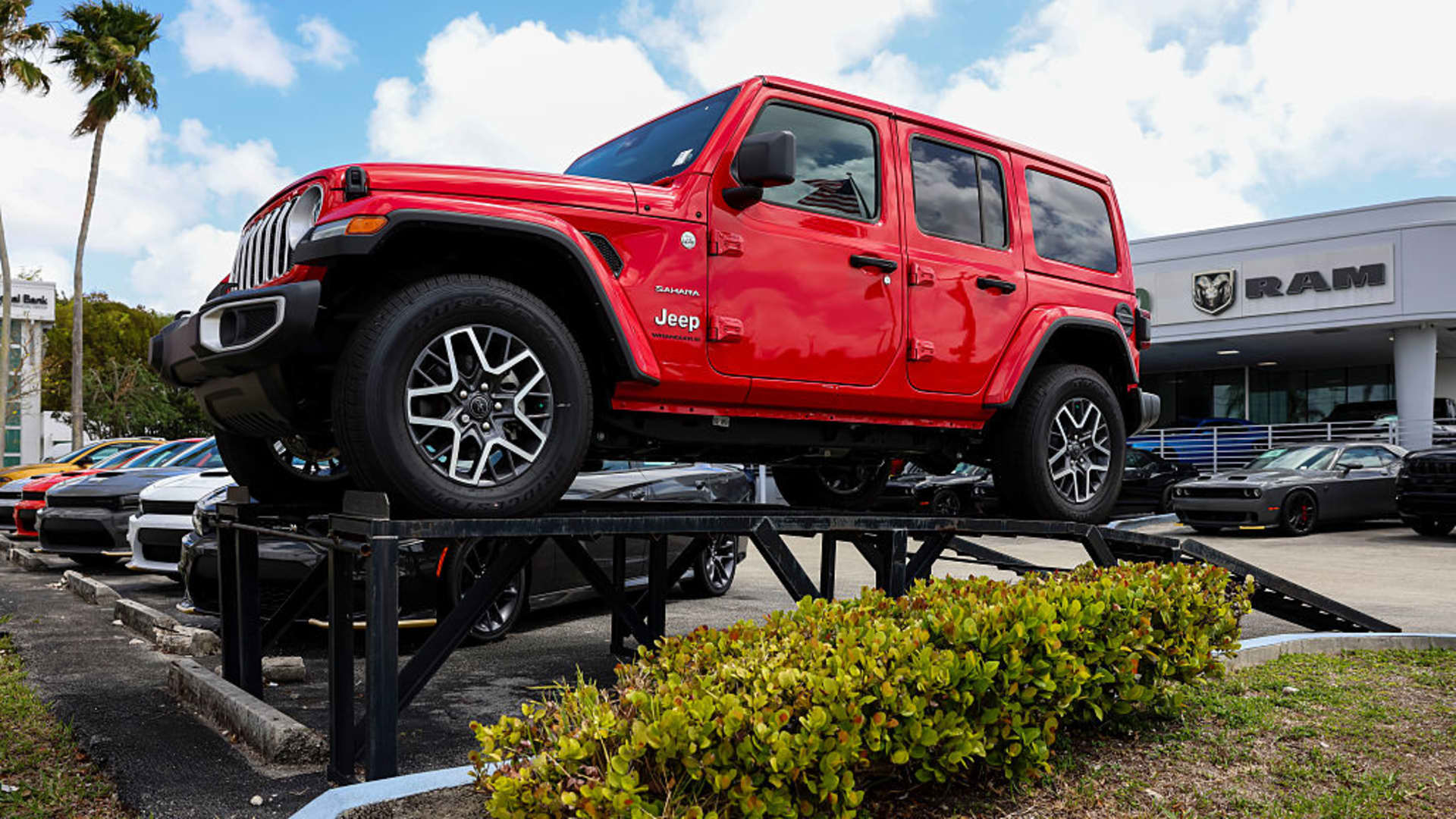 Shares of Jeep maker Stellantis fall more than 10% after first-quarter results