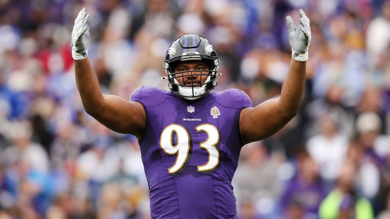 Source: Vet DE Campbell reuniting with Ravens