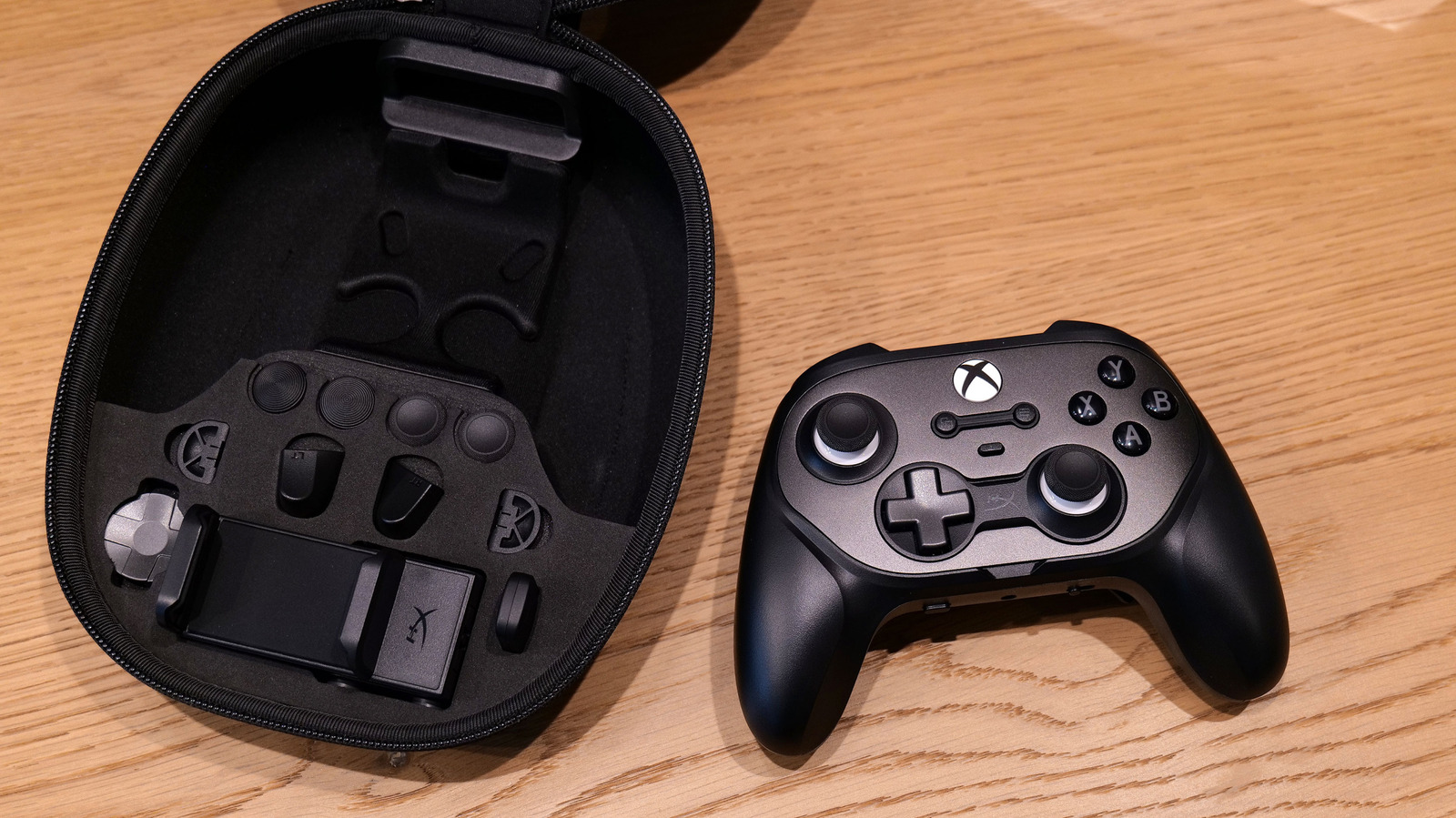 The HyperX Clutch Talon is a super configurable multi-platform gaming controller