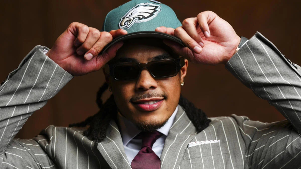
                        2026 NFL Draft first-round pick contract tracker: Jeremiyah Love, David Bailey among latest to ink deals
                    