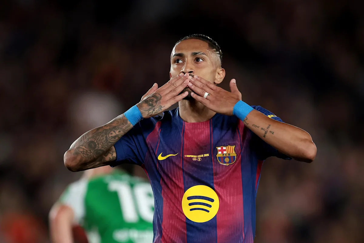 ‘A blue team and a red team in London’ – Raphinha reveals offers before signing for Barcelona