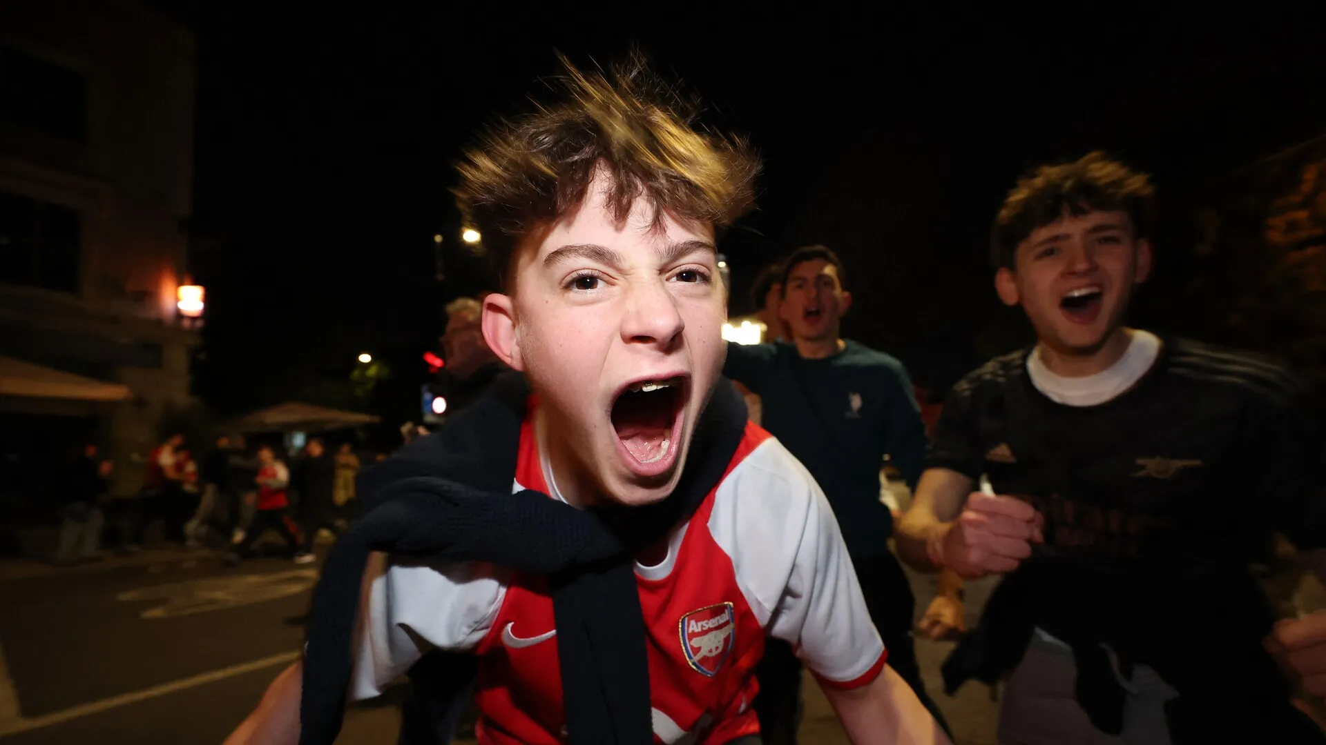 Arsenal fans erupt after team secures Premier League crown