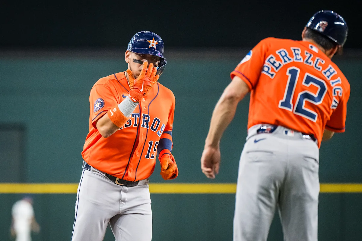 Astros ride early homers and Arrighetti's latest gem to a 5-1 win over the Rangers