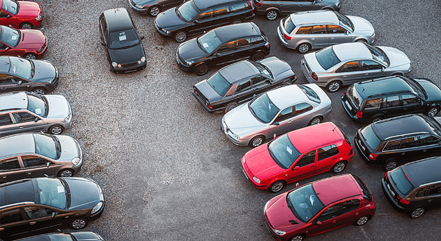 AutoZone shares decline after revenue misses forecasts despite profit beat (AZO)