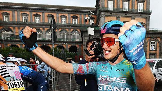 Ballerini survives crash for Naples Giro stage win