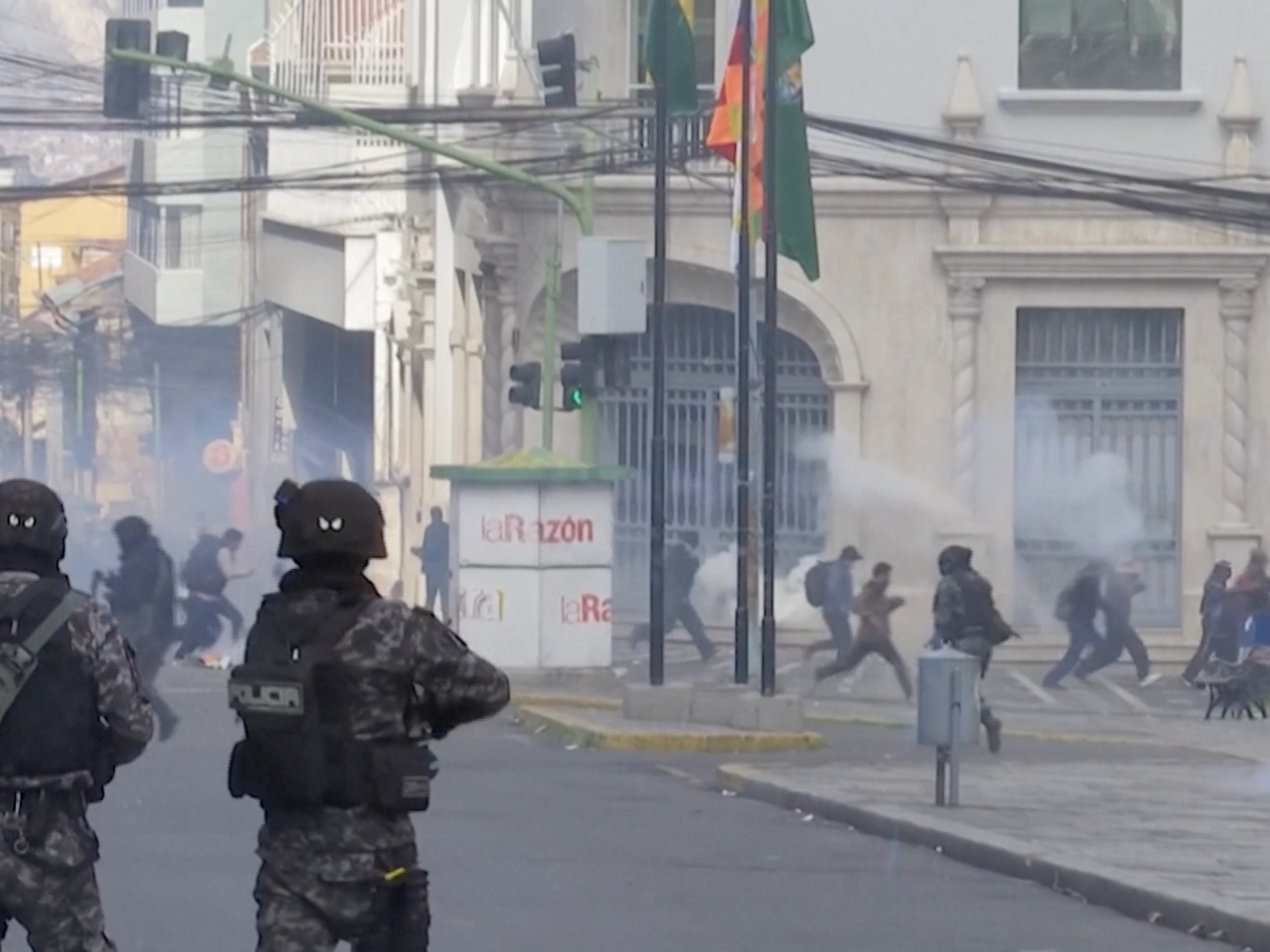 Bolivian miners clash with police demanding president resign