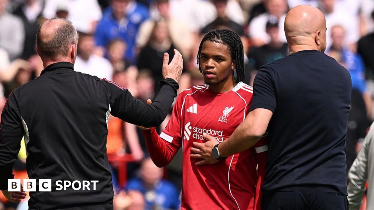 Boos, no intensity and no identity - what is Slot's Liverpool?