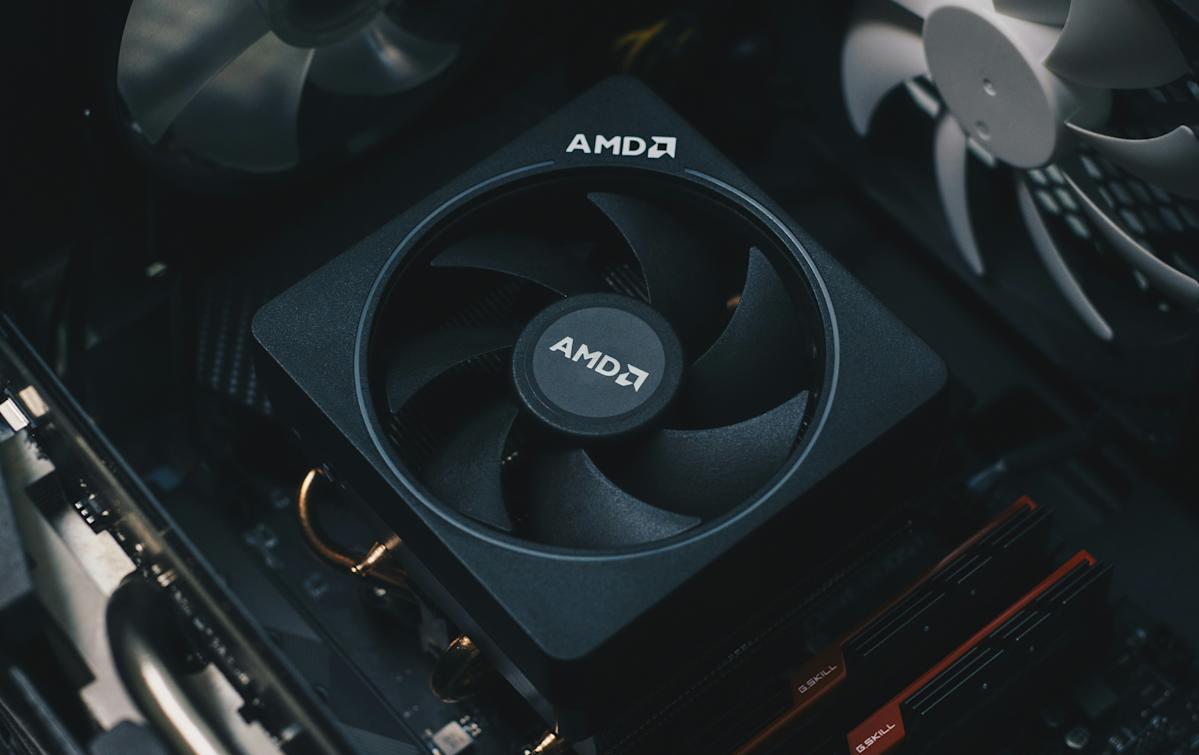 Deutsche Bank Keeps Hold Rating on AMD Ahead of Q1 Results