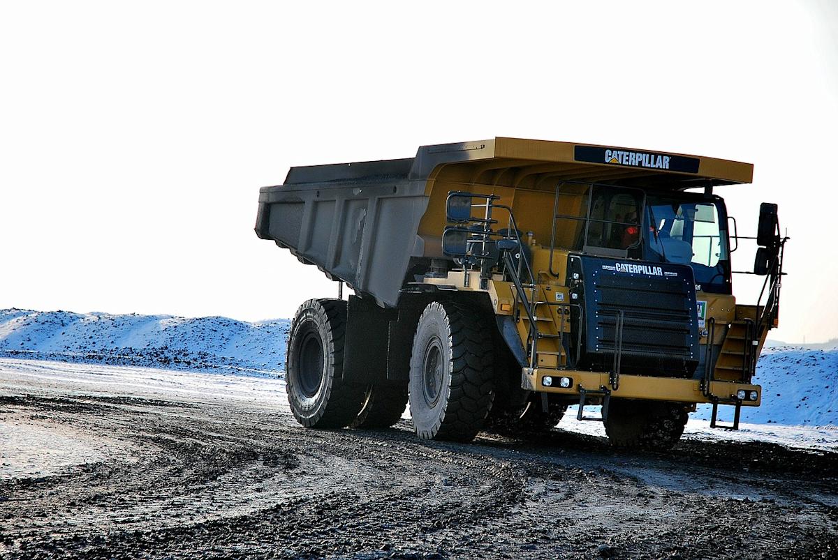 Evercore Turns More Bullish on Caterpillar (CAT) with $1,103 Price Target