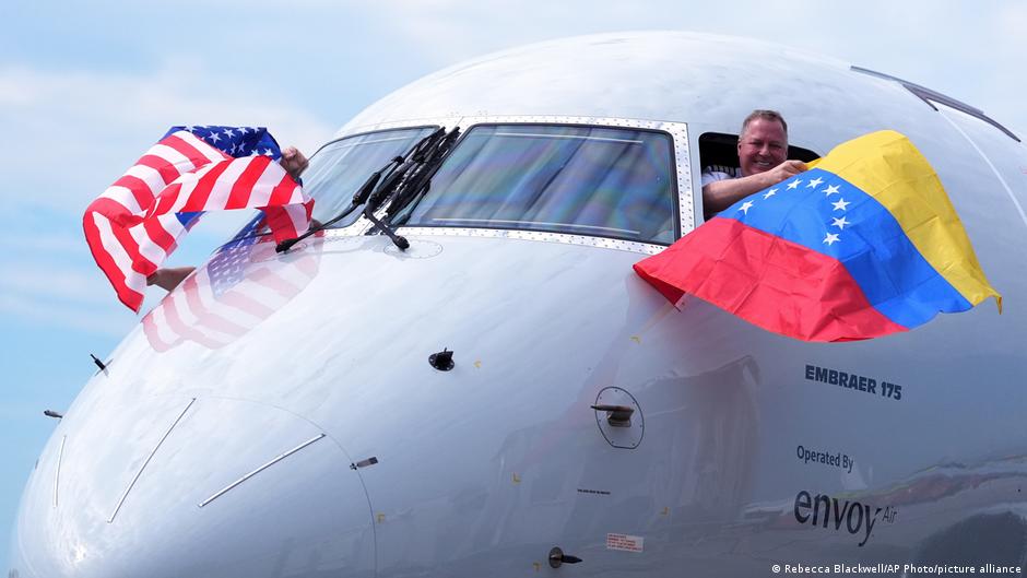 First direct US-Venezuela flight in 7 years lands in Caracas