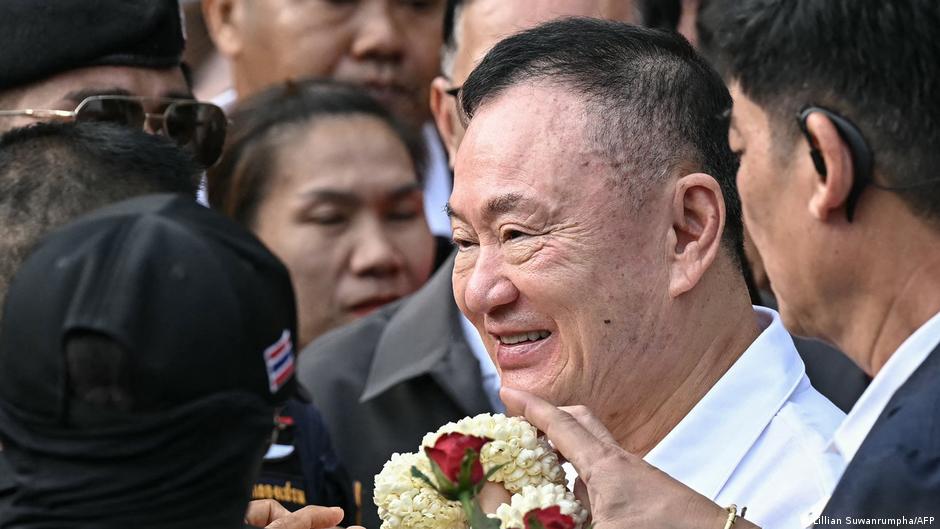 Former Thai Prime Minister Thaksin let out of prison early