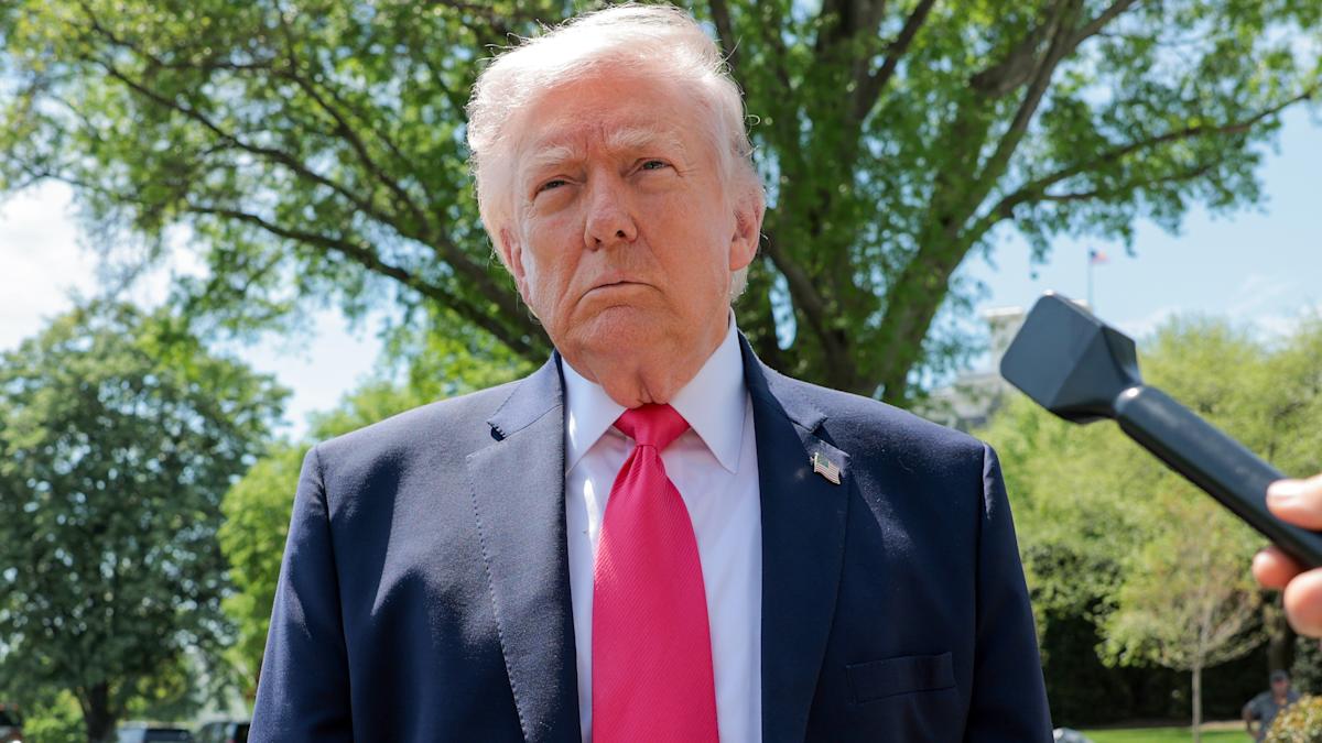 Fox News calls the economy 'possibly a disaster' as Trump's approval drops to 30% — here's what could save Republicans