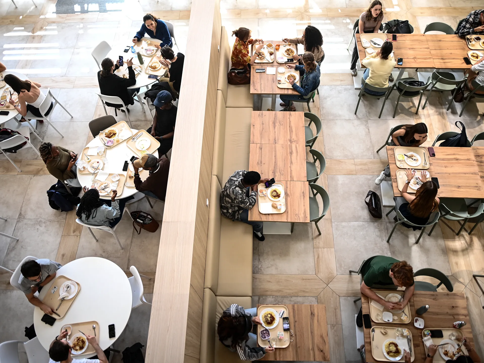 France introduces one‑euro canteen meals for all students