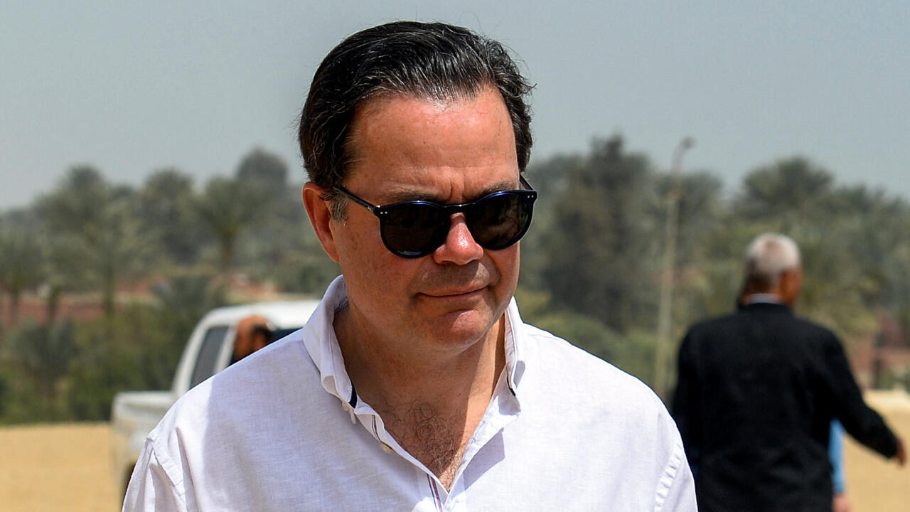 French ambassador returns to Algeria in bid to ease Paris-Algier tensions