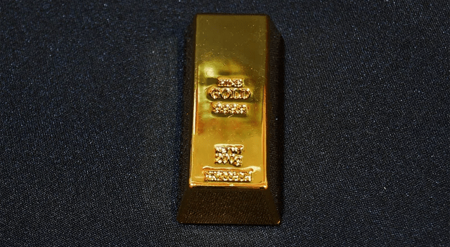 Gold Prices Retreat as Trump’s Iran Comments Boost Oil and Renew Inflation Concerns
