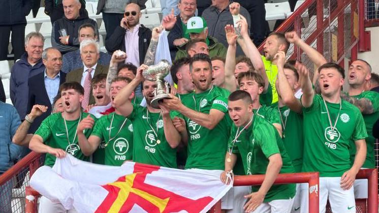 Guernsey beat Jersey to win Muratti Vase