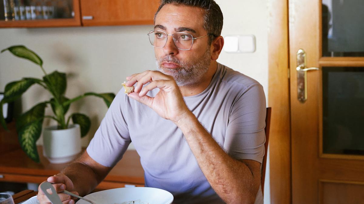 He has $19K in savings but owes $13K across 6 credit cards — and the interest is costing him $2,700 a year