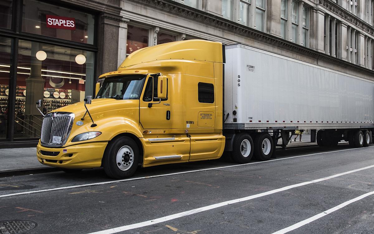 Heartland Express (HTLD) Gains as Investors Bet on a Trucking Upcycle