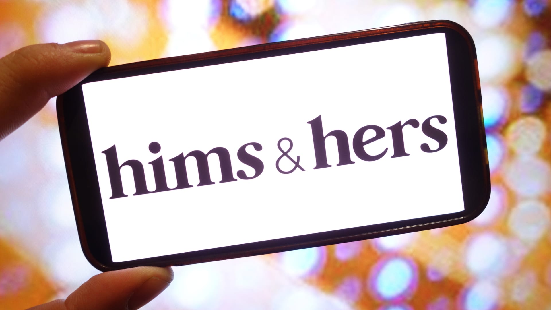 Hims & Hers plummets 16% after first-quarter loss, weak earnings guidance