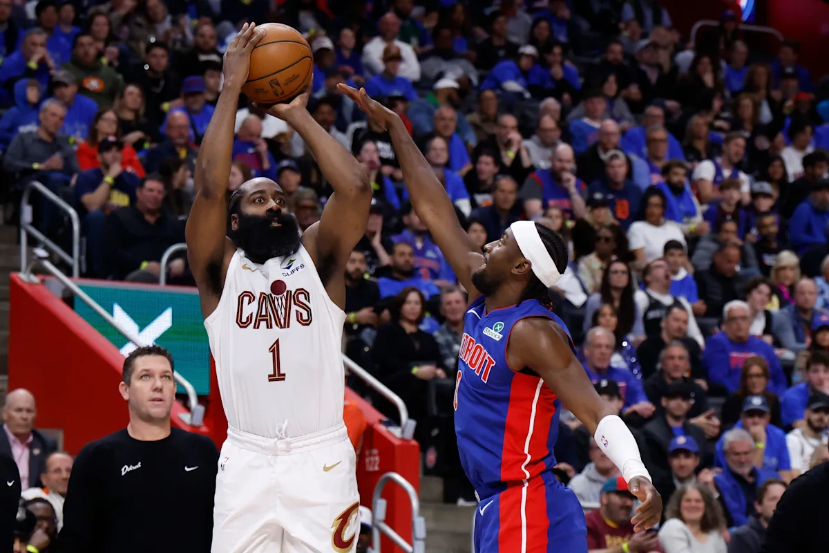 HoopsHype Daily: James Harden at his best, Max Strus delivers off the bench