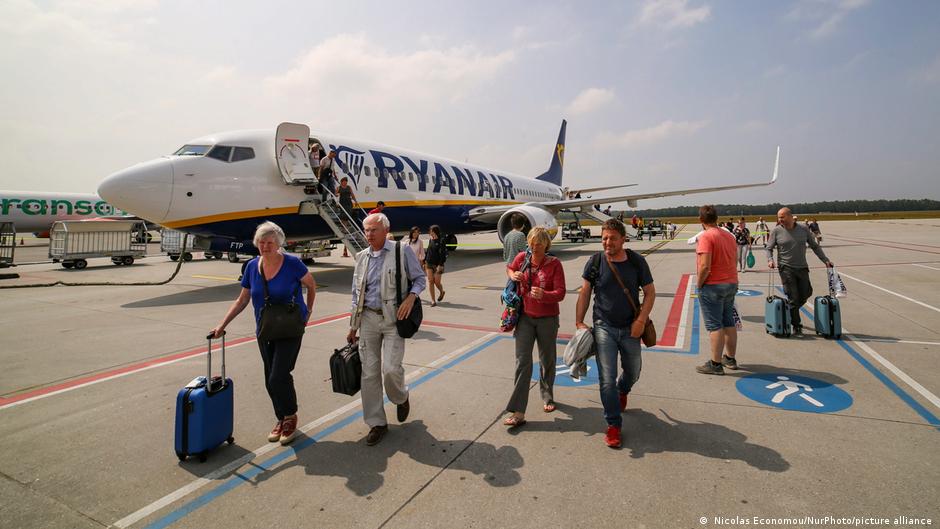 How the Iran war is hurting travelers, airline industry