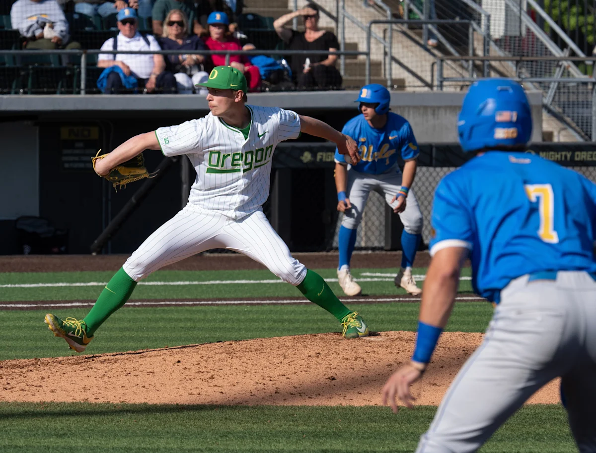 How to watch Oregon Ducks showdown vs. UCLA Bruins in B1G Championship