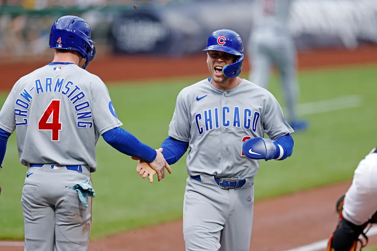 Ian Happ leads Cubs to dominant win over Pirates to snap 10-game losing skid