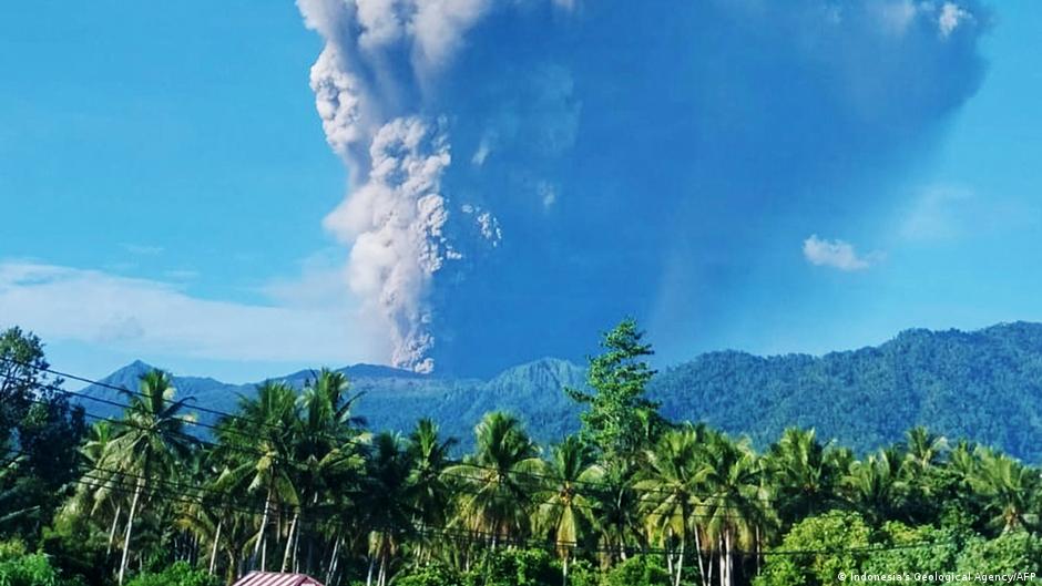 Indonesia volcano eruption kills 3 hikers, several missing