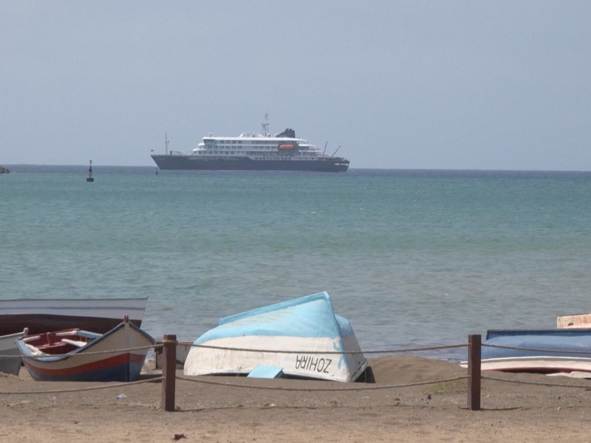 Infected passengers evacuated from hantavirus cruise ship