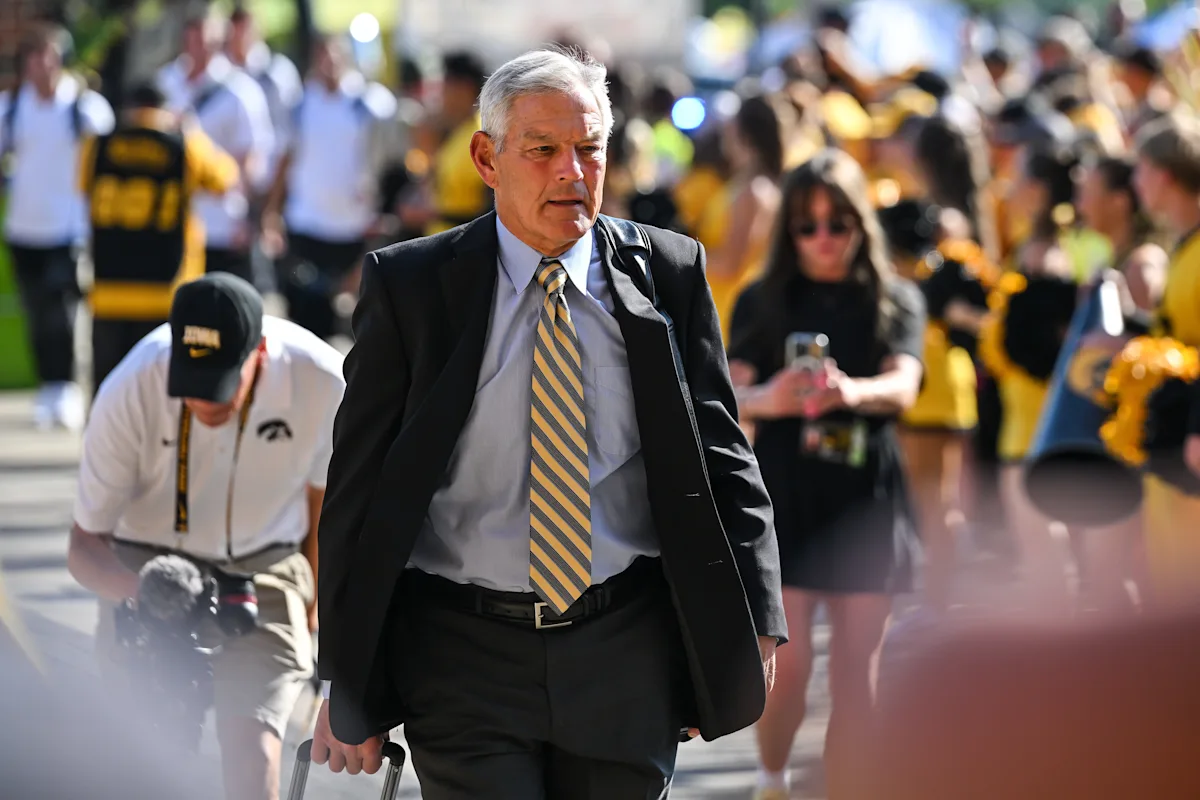 Iowa football lands commitment from in-state 2027 linebacker