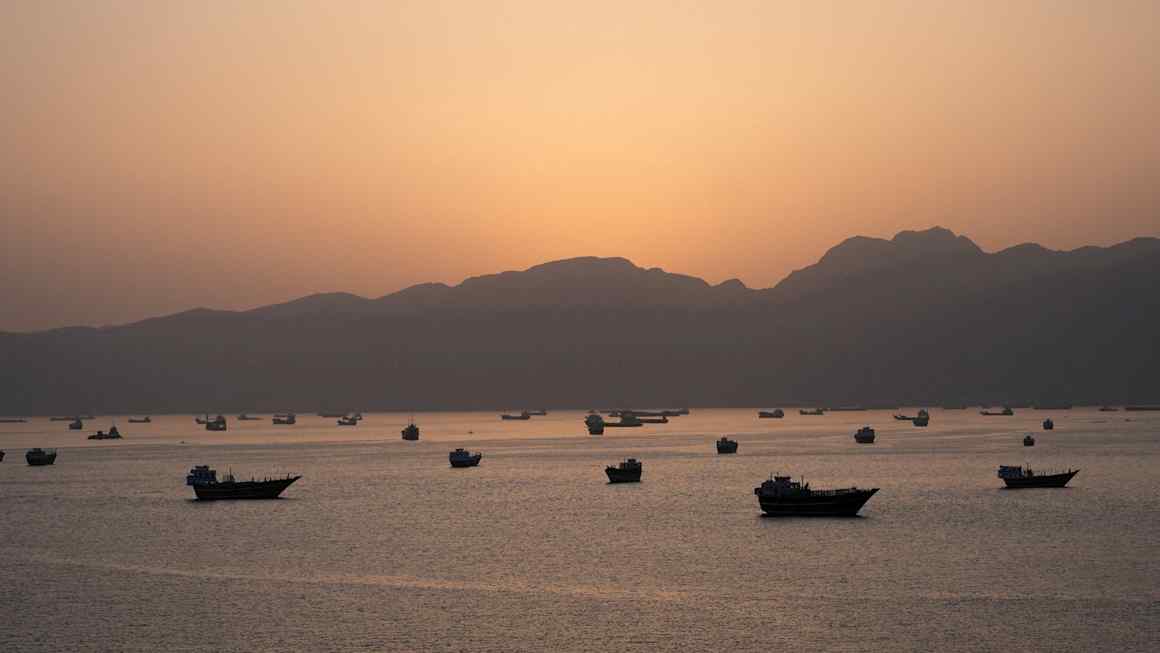 Iran warns US Navy against entering Strait of Hormuz