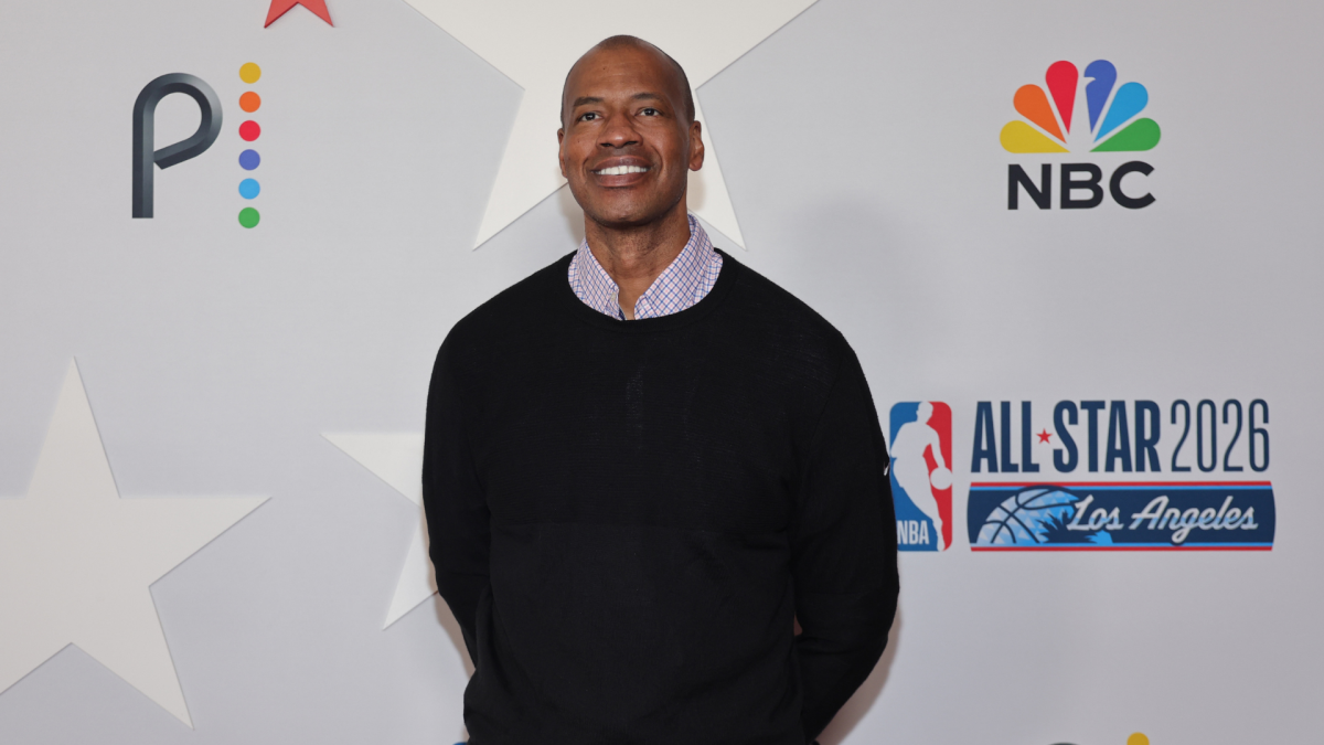 
                        Jason Collins, NBA's first openly gay player, dies of brain cancer at 47
                    
