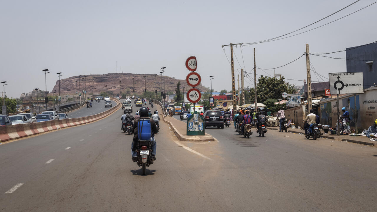 Jihadists urge united front against Mali junta as Bamako blockade begins