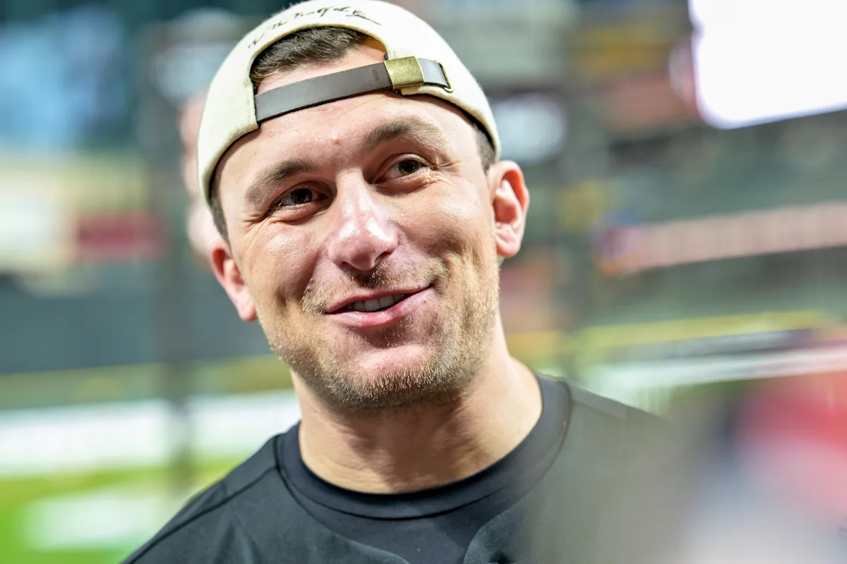 Johnny Manziel gives boxing a shot, will fight Bob Menery on May 23