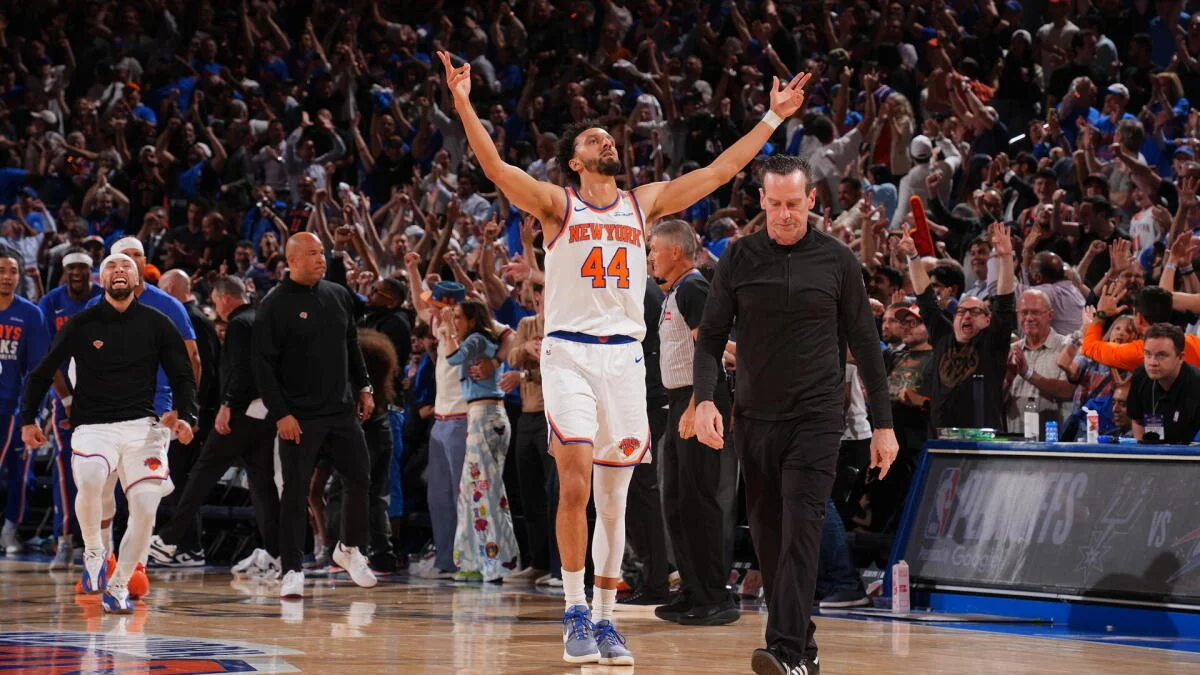 
                        Knicks steal Game 1 with an epic comeback; Mavericks fire Jason Kidd
                    