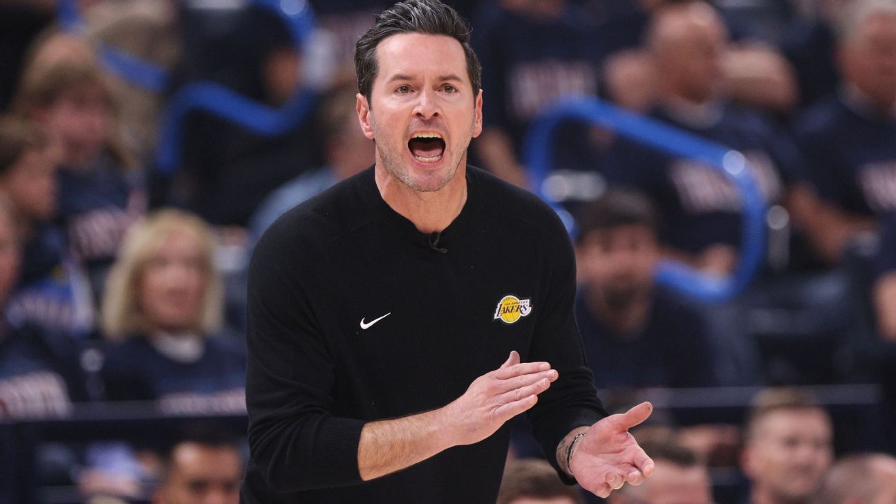 Lakers' Redick rips refs; Reaves takes issue, too