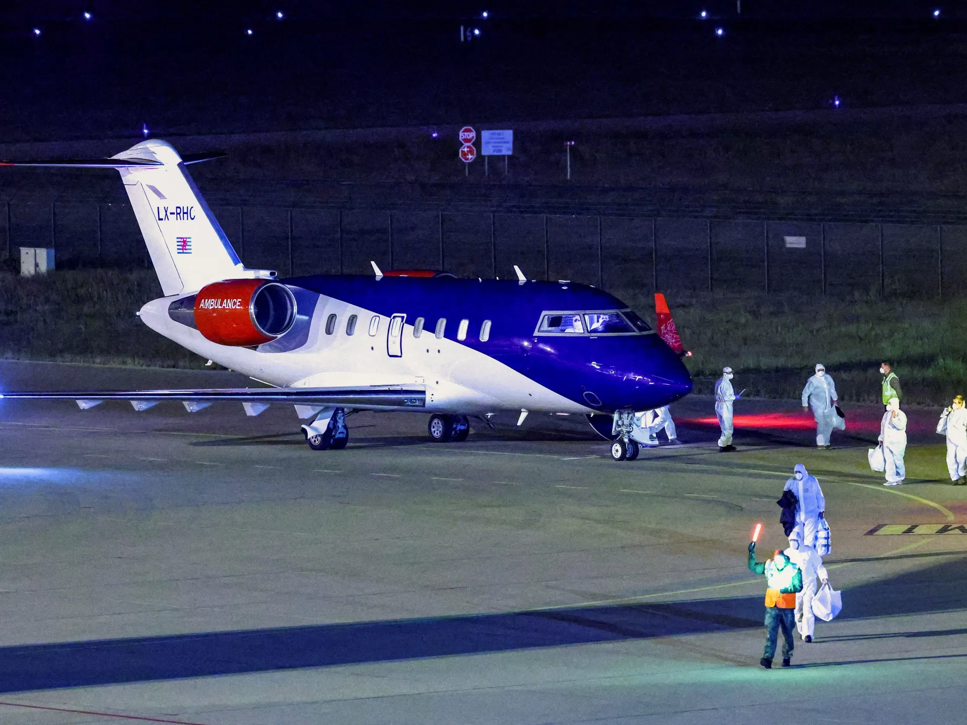 Last passengers from hantavirus-hit ship evacuated; American tests positive