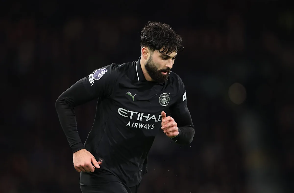 Manchester City defensive heavyweight offered to Barcelona, considered as an option – report