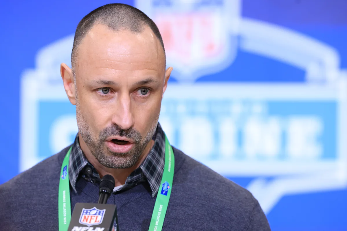 Miami Dolphins should play youngsters and bypass veteran additions