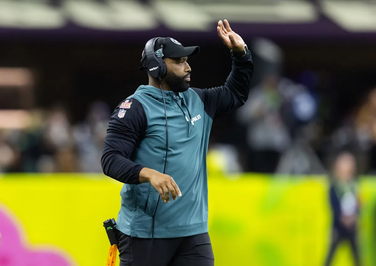 Michael Clay sees long future coaching Eagles special teams