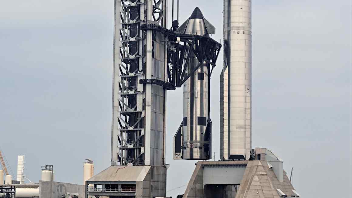 Musk’s SpaceX sets out plans for biggest IPO in history