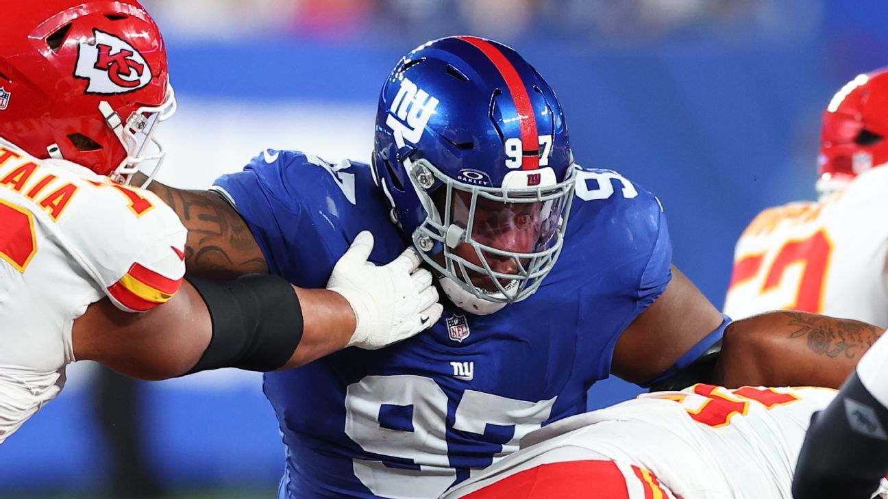 NFL free agency grades: Sizing up the big signings...