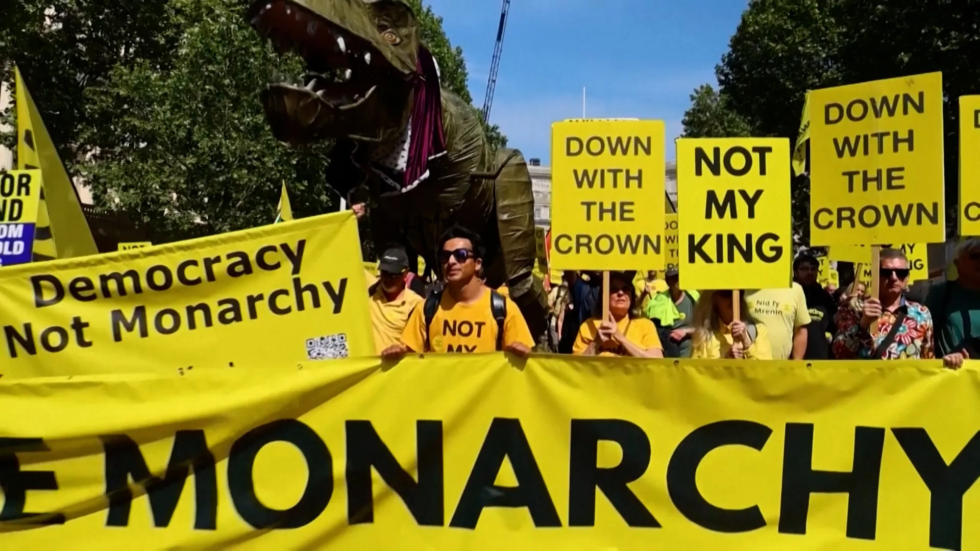 ‘No Kings’ protest outside Buckingham Palace