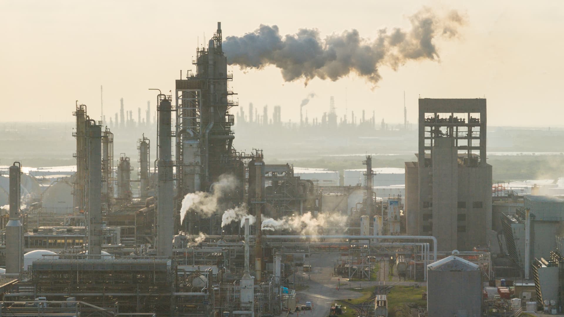 Oil jumps after fresh U.S. strikes in Iran revive Strait of Hormuz disruption fears