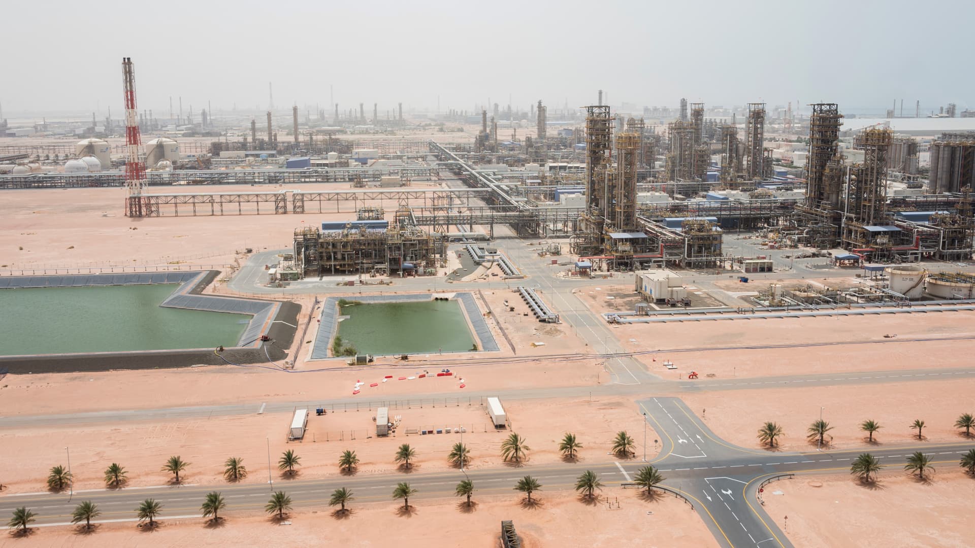 Oil market at 'tank bottoms' in Asia, and Europe isn't far behind, warns Carlyle's Currie